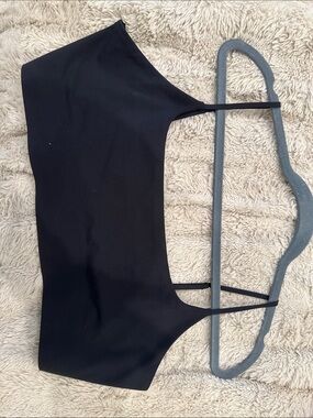 Seamless Black Sports Bra - Comfortable Support (21)